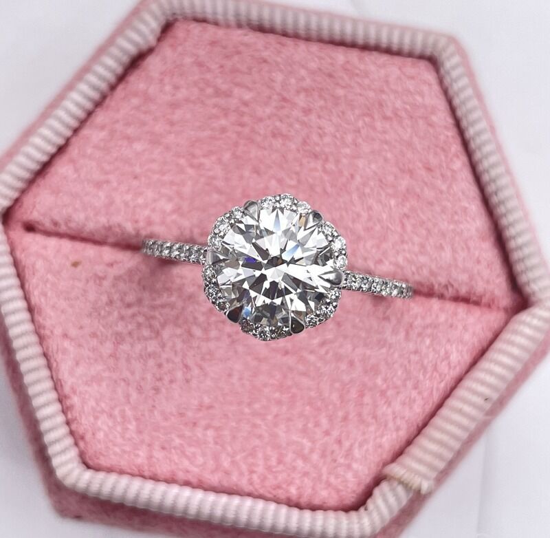 vs1 diamond engagement ring